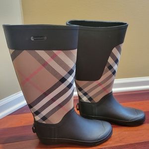 Burberry boots